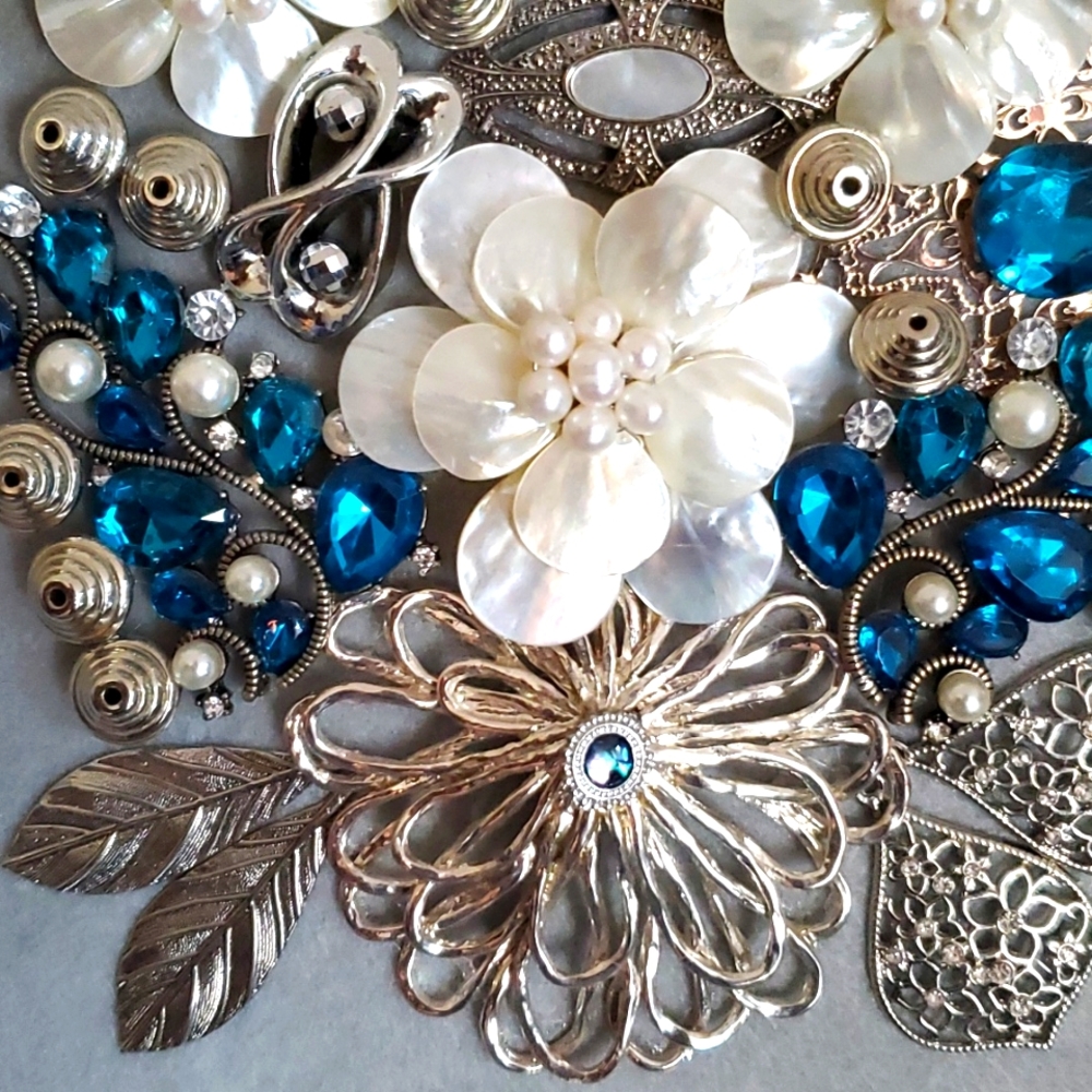 Gorgeous framed jewelry art collage - Picture 4 of 12
